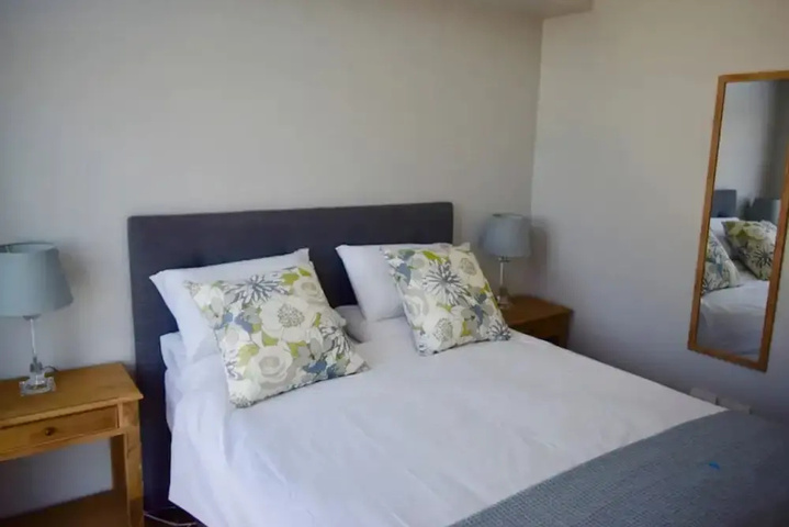 Room 7 of 10