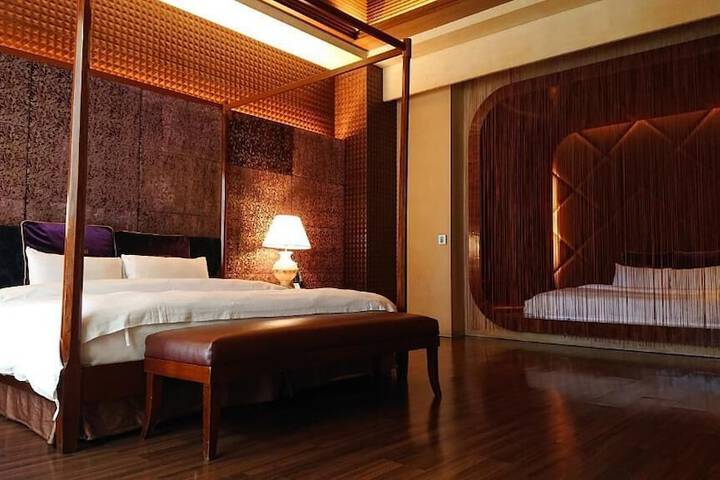 Room 16 of 56