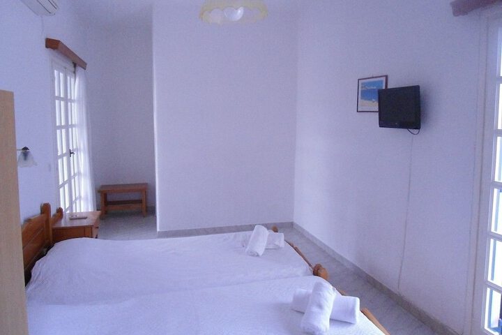 Room 4 of 61