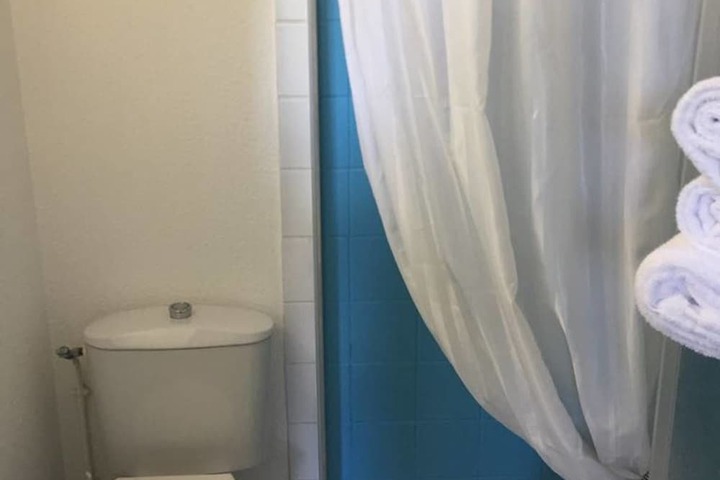 Room 21 of 40