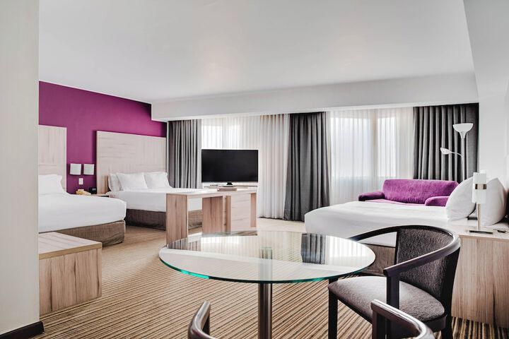 Room 28 of 212