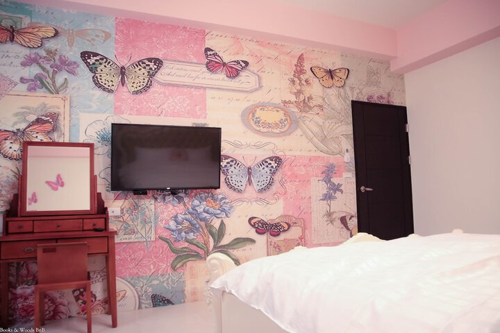 Room 6 of 63