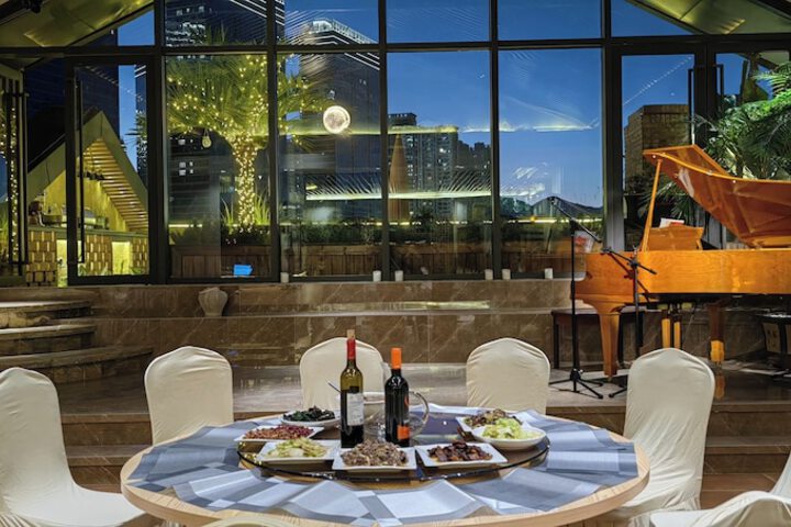 Dining 110 of 131