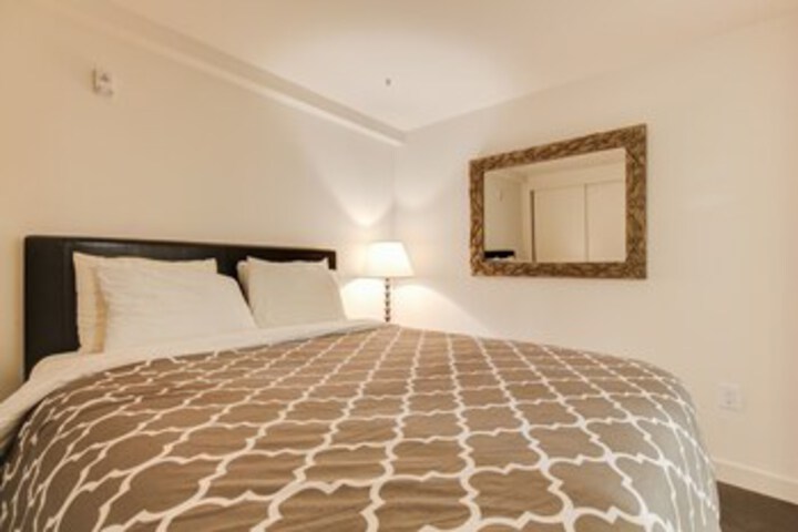 Room 28 of 90
