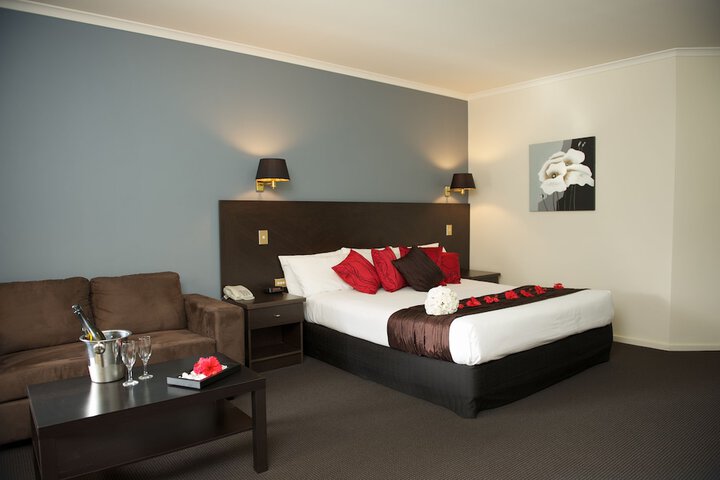 Room 6 of 37