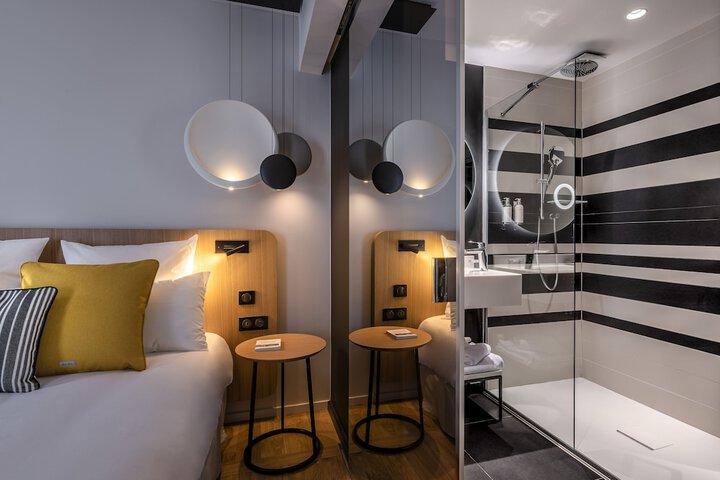 Room 11 of 51