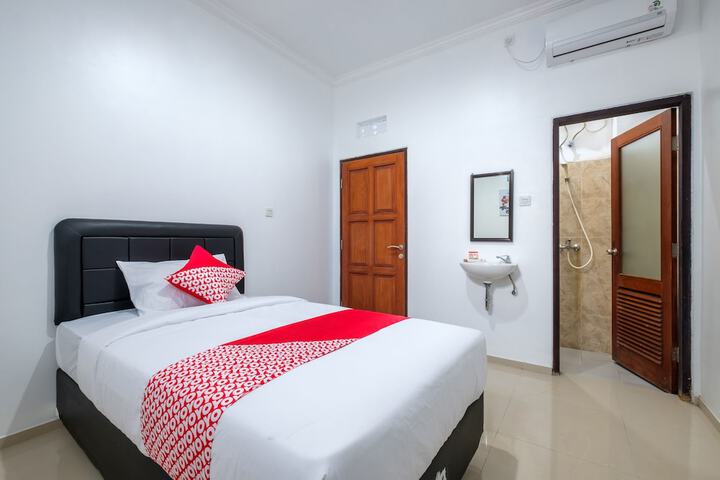 Room 8 of 22