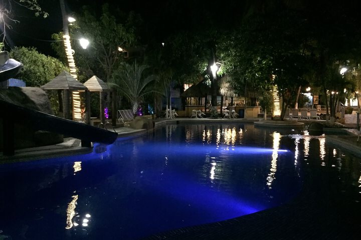 Pools & Facilities