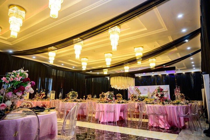 Ballroom/Hall 122 of 166