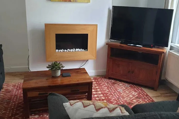 Room 4 of 10