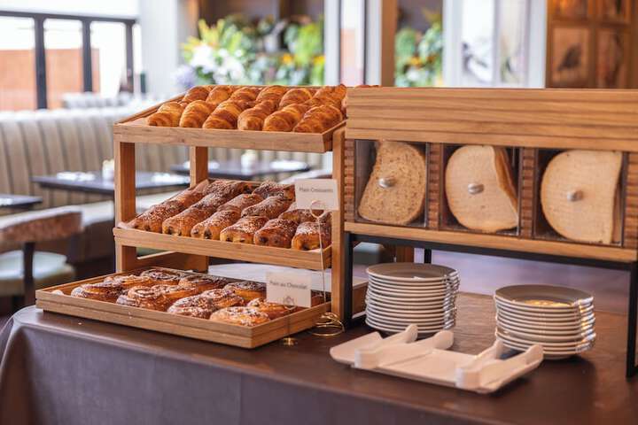 Breakfast area