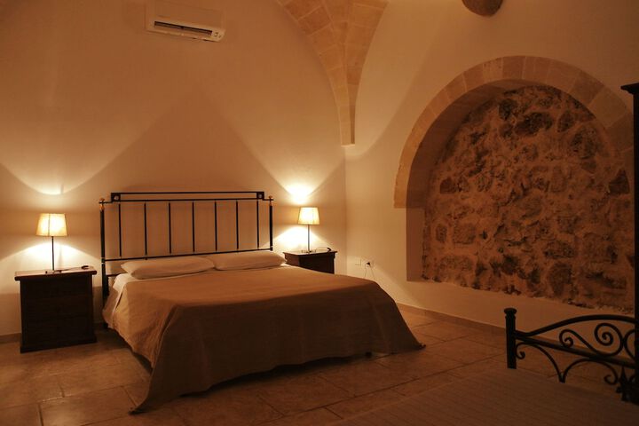 Room 7 of 42