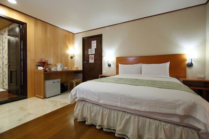 Room 8 of 41