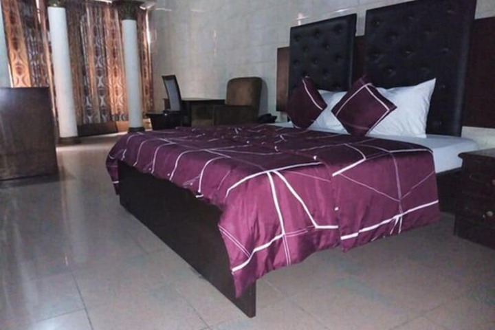 Room 3 of 15