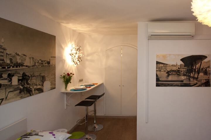Room 6 of 67