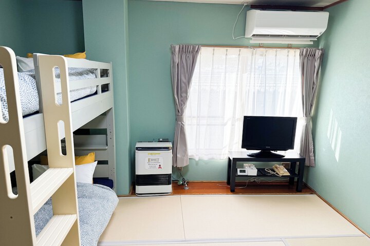 Room 16 of 30