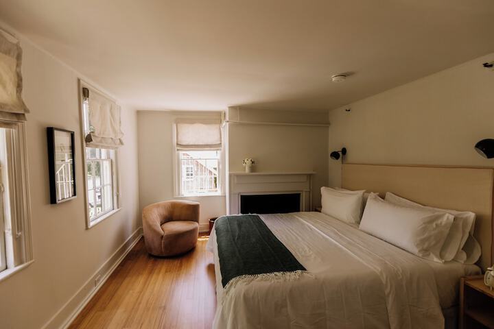 Room 11 of 43