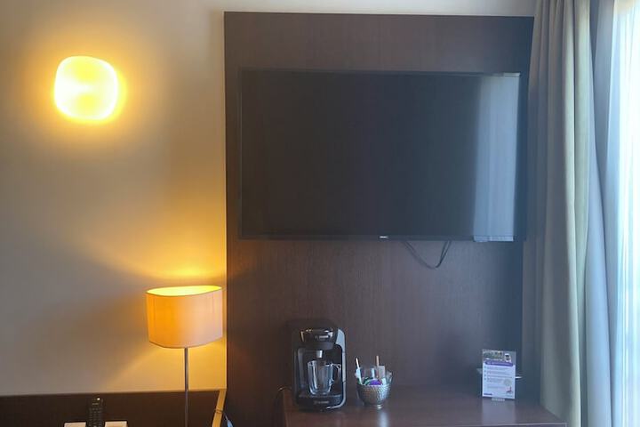 Room 13 of 29