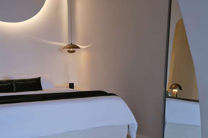 Room 34 of 203