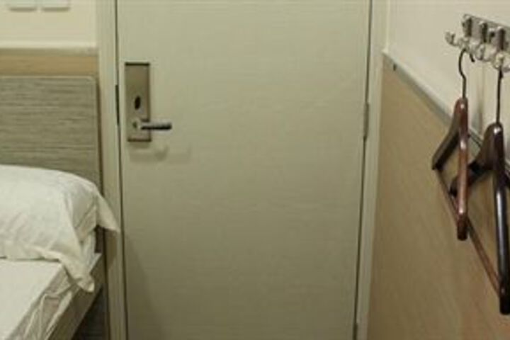 Room 11 of 14