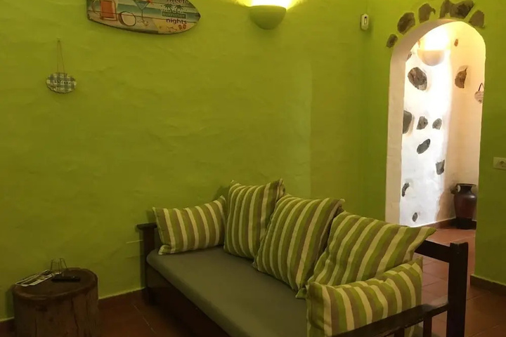 Room 15 of 28