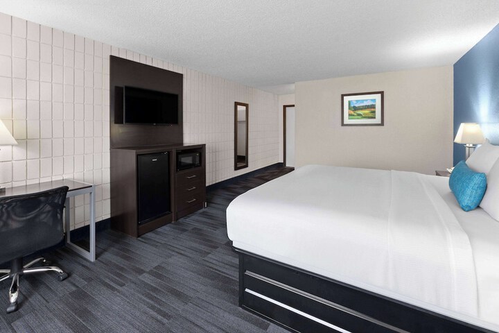Room 13 of 52