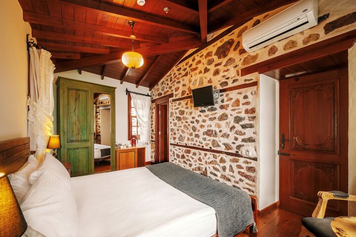 Room 10 of 61