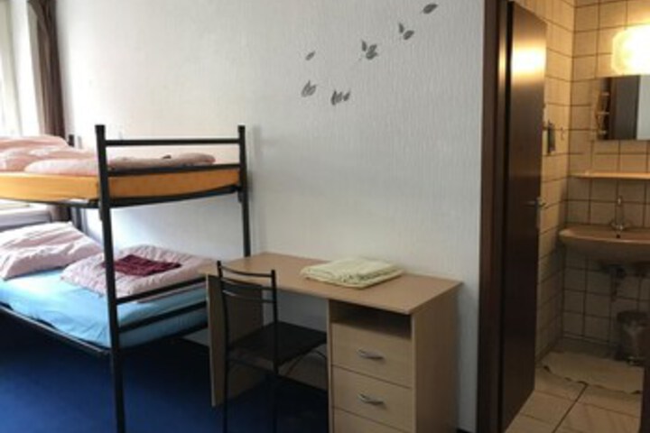 Room 8 of 26