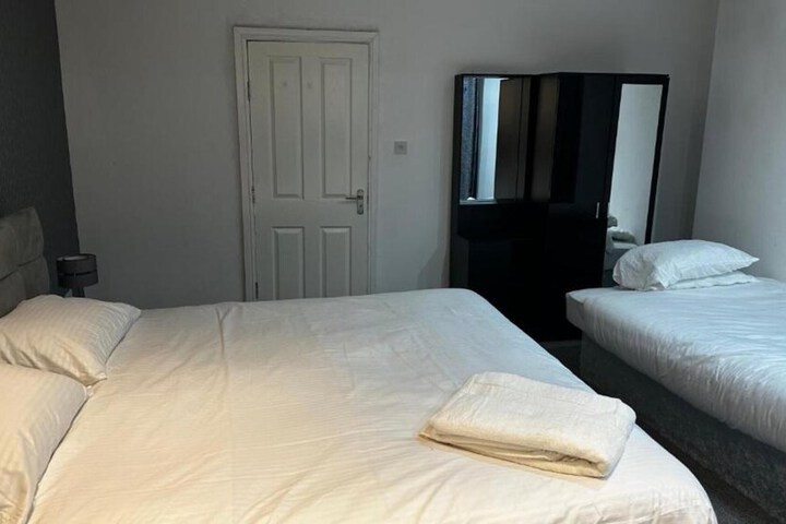 Room 16 of 22