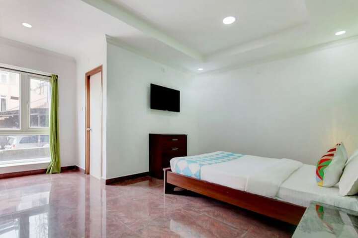 Room 5 of 13