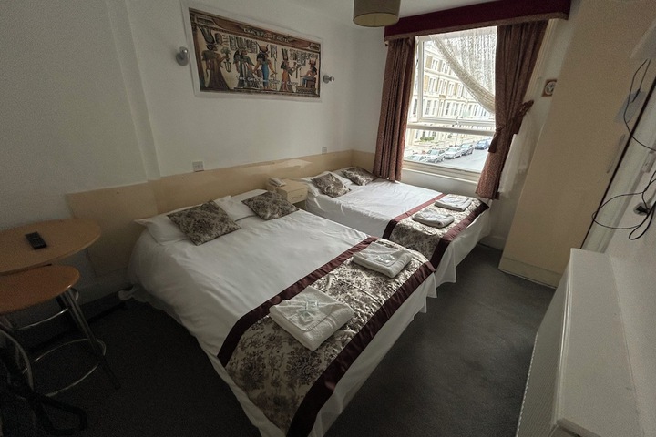 Room 56 of 118