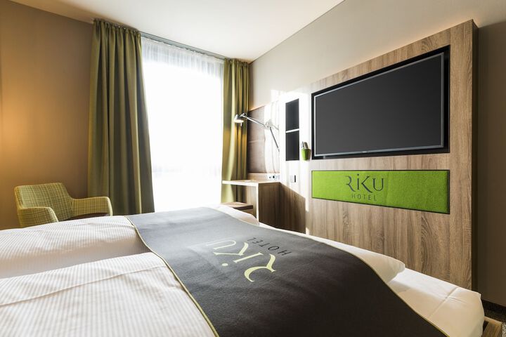 Room 5 of 43