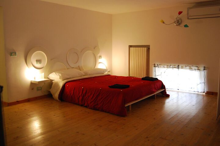 Room 21 of 27