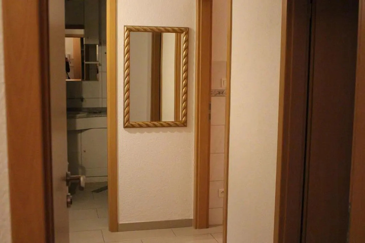 Room 6 of 15