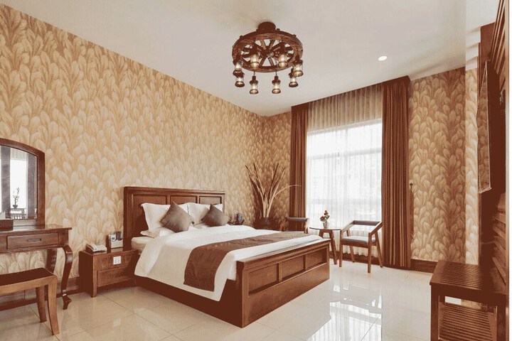 Room 3 of 28
