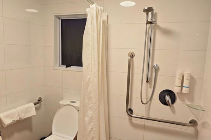 Room 134 of 175