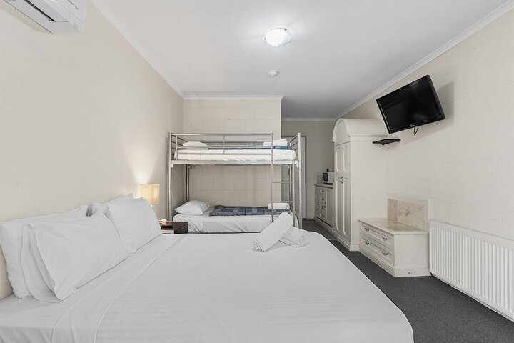 Room 53 of 110