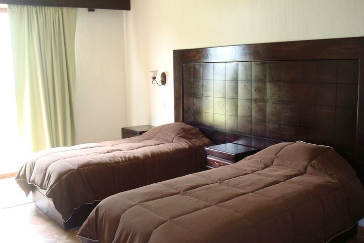 Room 3 of 68