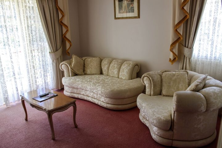 Room 8 of 29