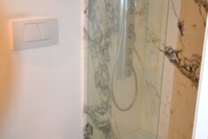Room 2 of 22