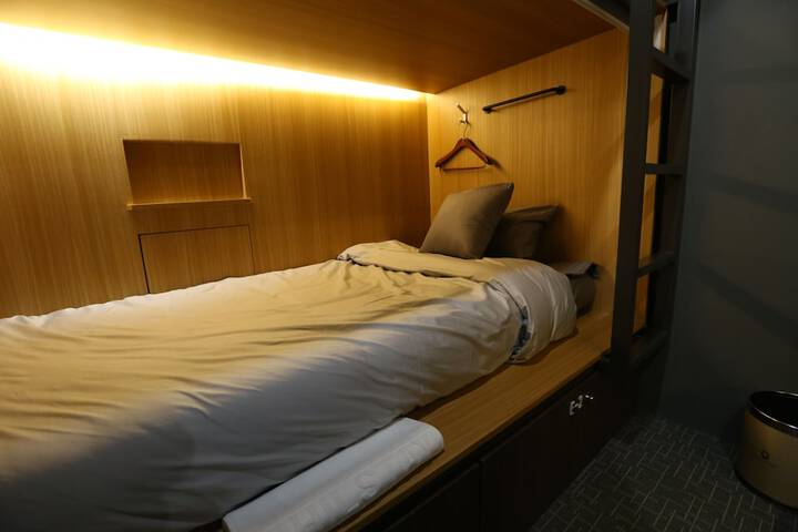 Room 10 of 38