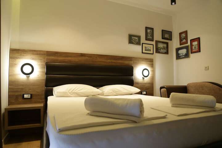 Room 16 of 132