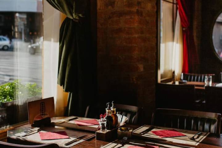 Dining 87 of 102