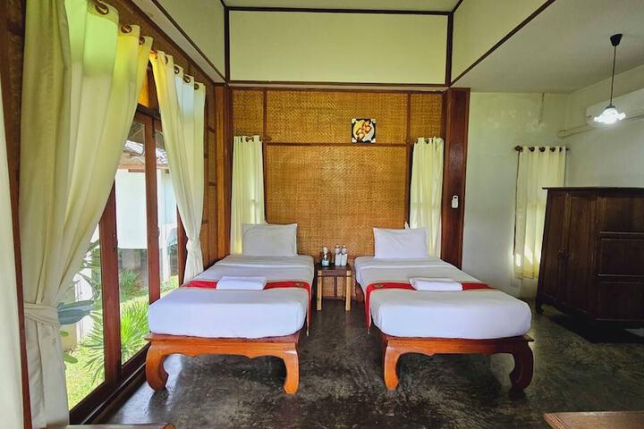 Room 10 of 37
