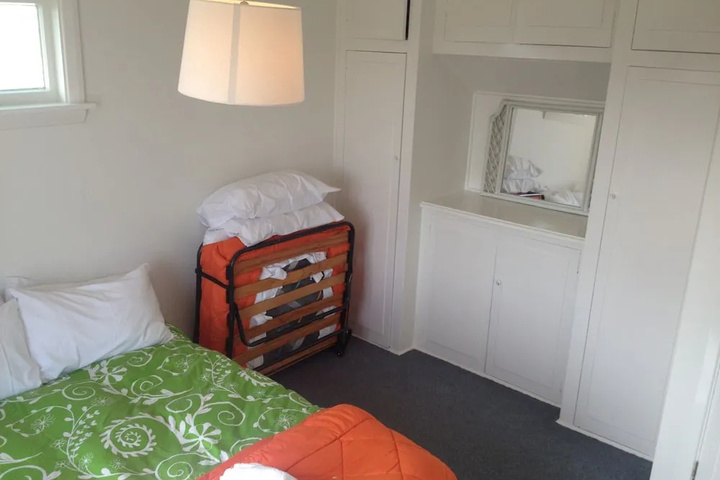 Room 2 of 18