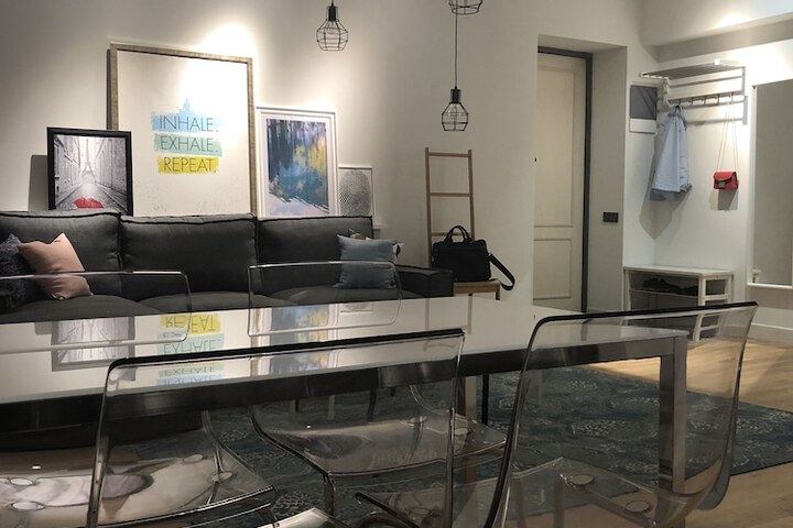 Room 12 of 146