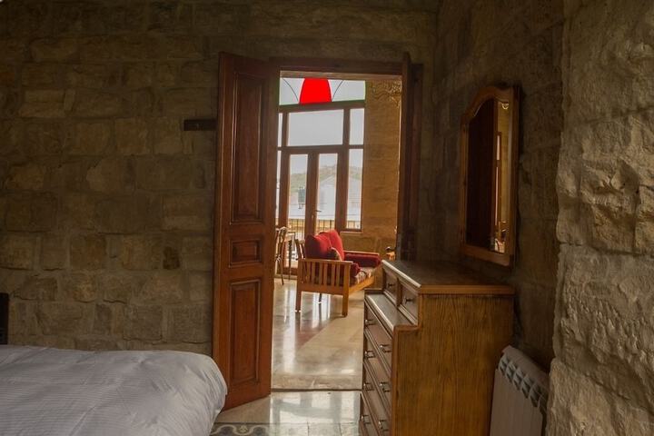 Room 4 of 26