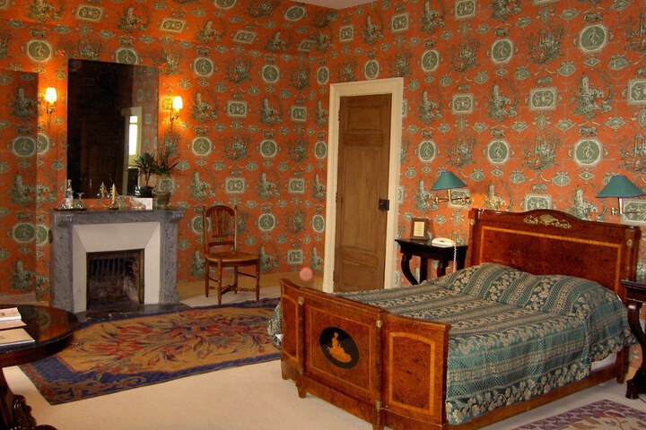 Room 2 of 39