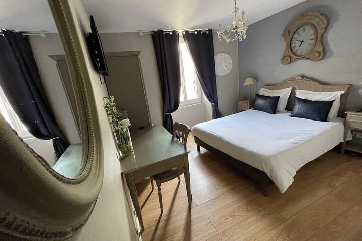Room 8 of 40