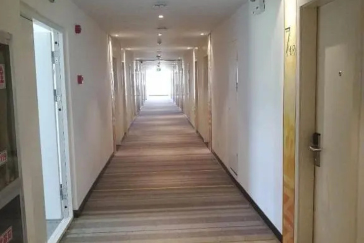 Room 10 of 10